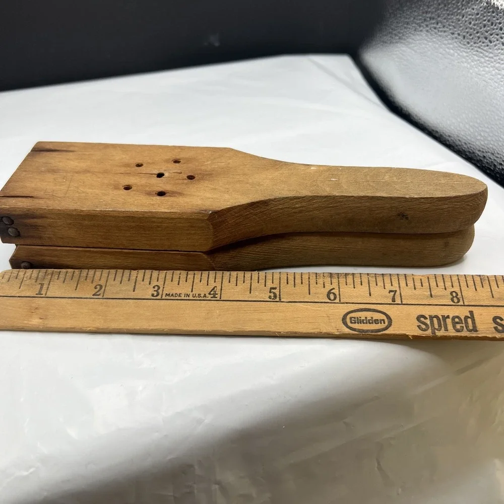Antique T&D Mfg Co Wooden Lemon Squeezer No 797 Citrus Press Primitive Kitchen